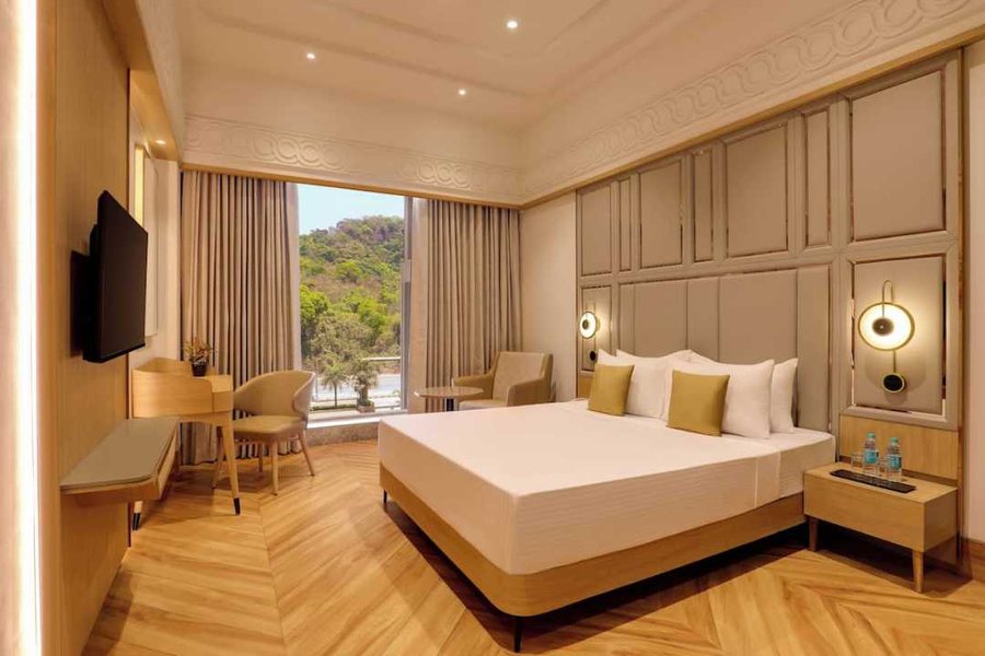 Lemon Tree Hotel Mira Road Mumbai — Guest room