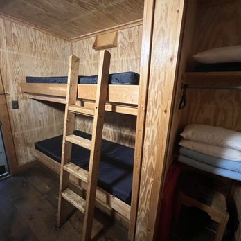 Len Foote Hike Inn — Guest room