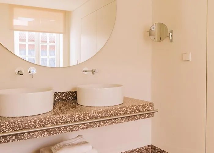 Lenscape Coterie — Bathroom
