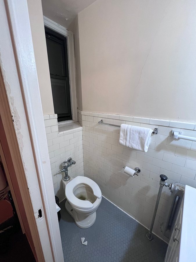 Leo House New York City New York — Bathroom
