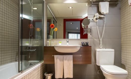Leonardo Boutique Hotel Barcelona Sagrada Familia Barcelona Catalonia — Bathroom
