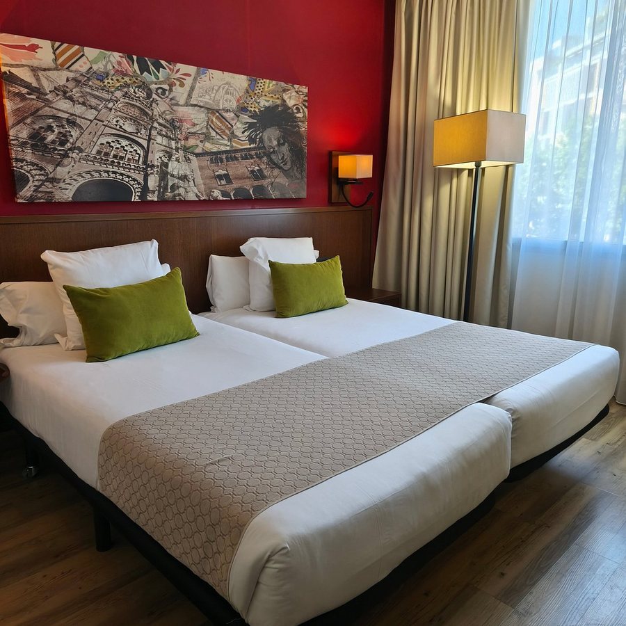 Leonardo Hotel Barcelona Gran Via Barcelona Catalonia — Guest room