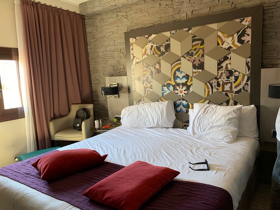 Leonardo Hotel Barcelona Las Ramblas Barcelona Catalonia — Guest room