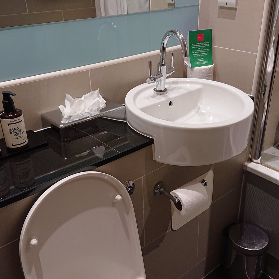 Leonardo Hotel Edinburgh Murrayfield — Bathroom