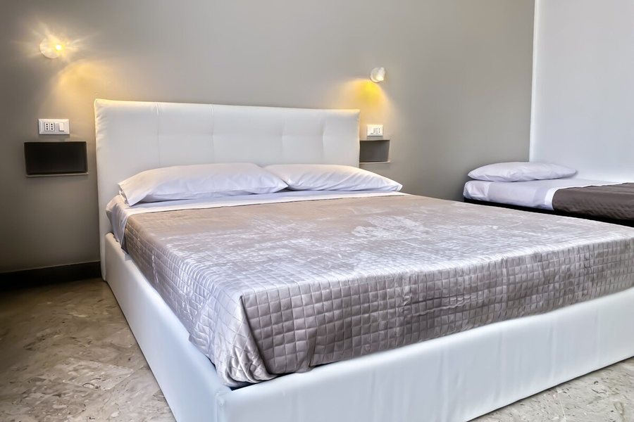 Leone Suite — Guest room