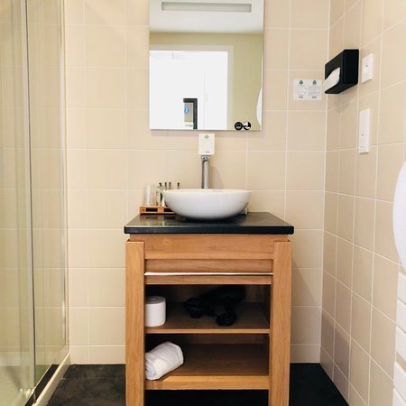 Les Cuves — Bathroom