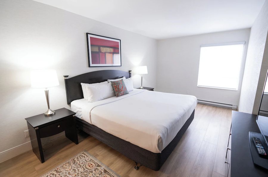 Les Suites Hotel Ottawa — Guest room