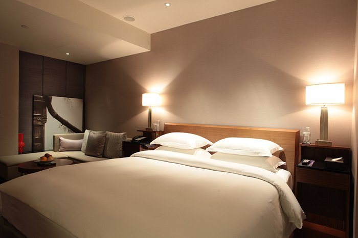 Les Suites Orient Bund Shanghai — Guest room