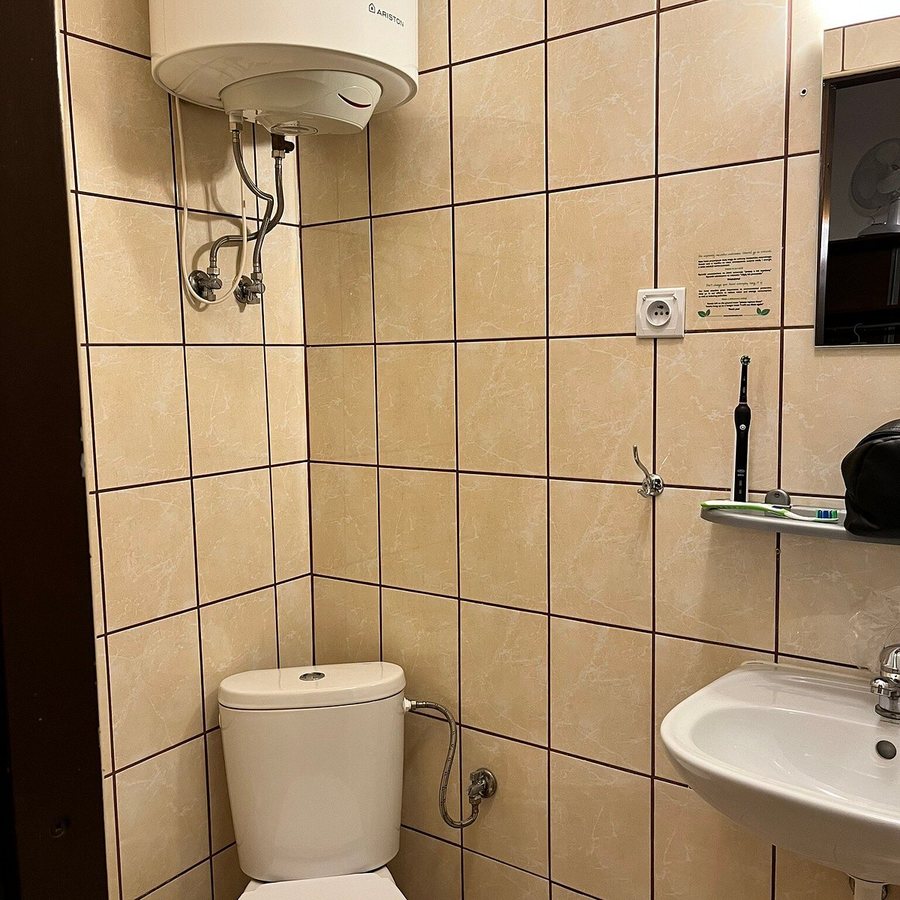 Let s Rock Hostel — Bathroom