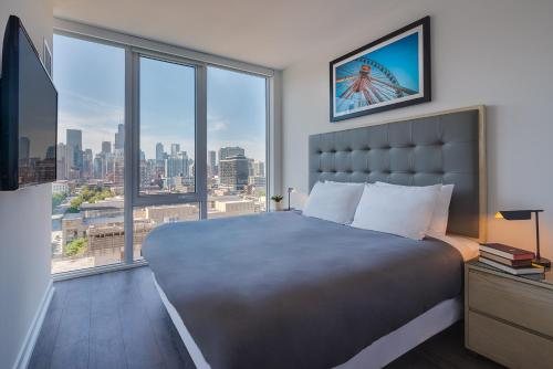 Level Chicago Old Town Chicago Illinois — Guest room