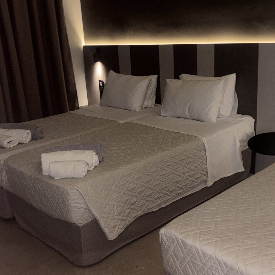Lia Studios — Guest room