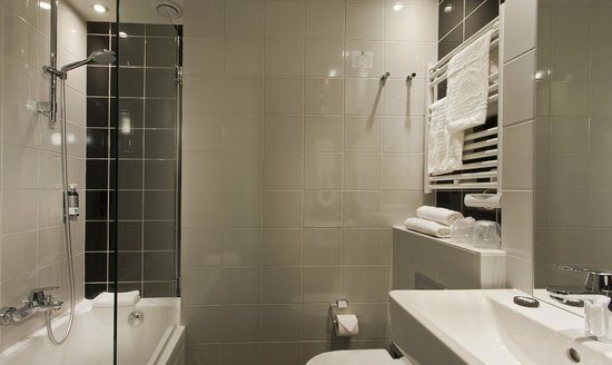 Libertel Gare de l Est Francais — Bathroom