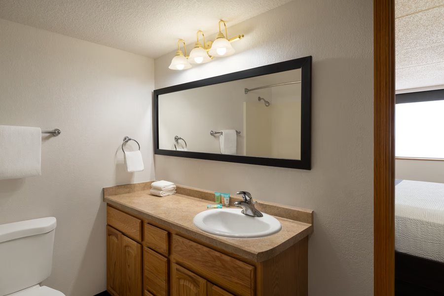 Liberty Hill Farm Inn — Bathroom