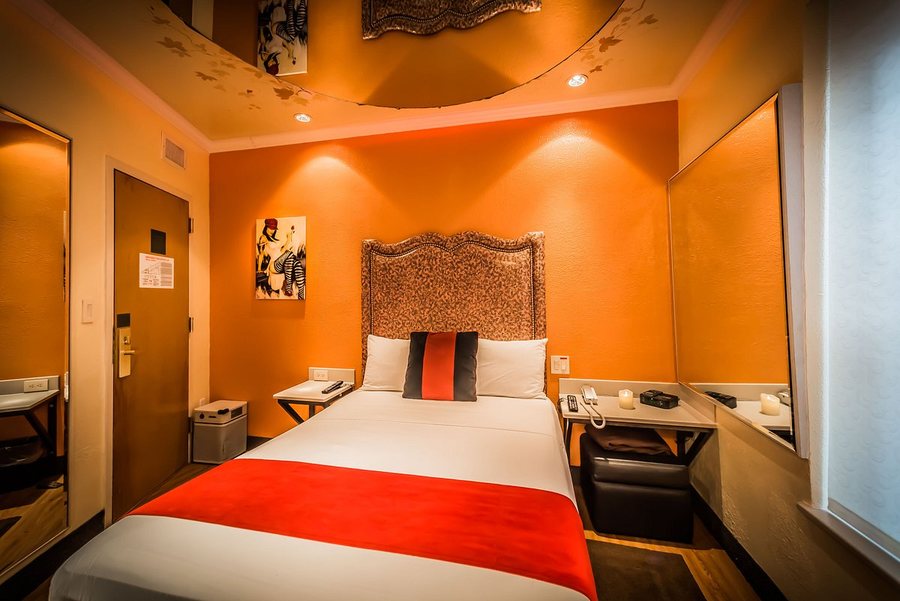 Liberty Inn New York City New York — Guest room