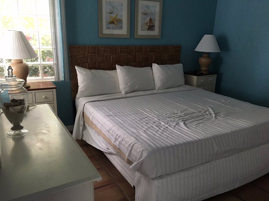 Lido Islander — Guest room