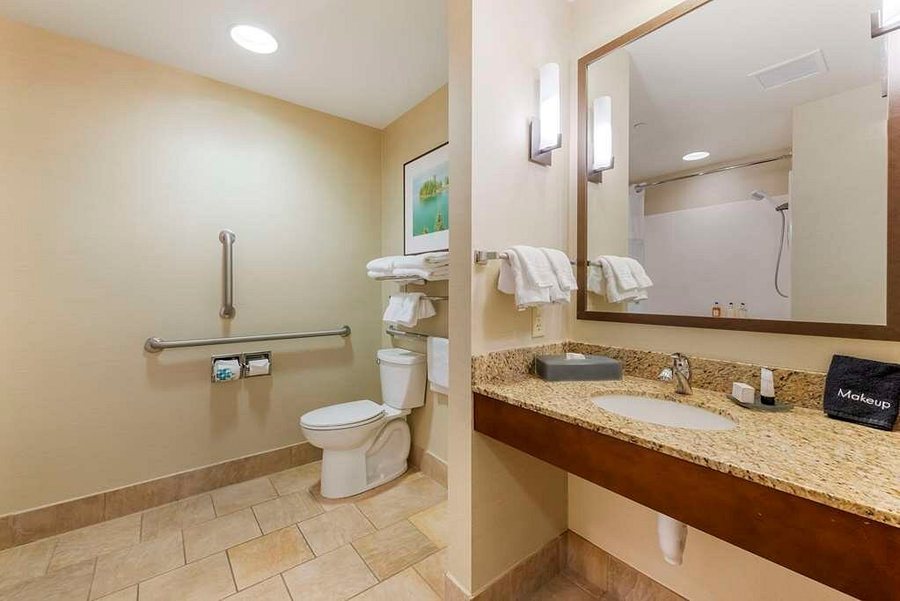 Lift Bridge Lodge Ascend Hotel Collection — Bathroom