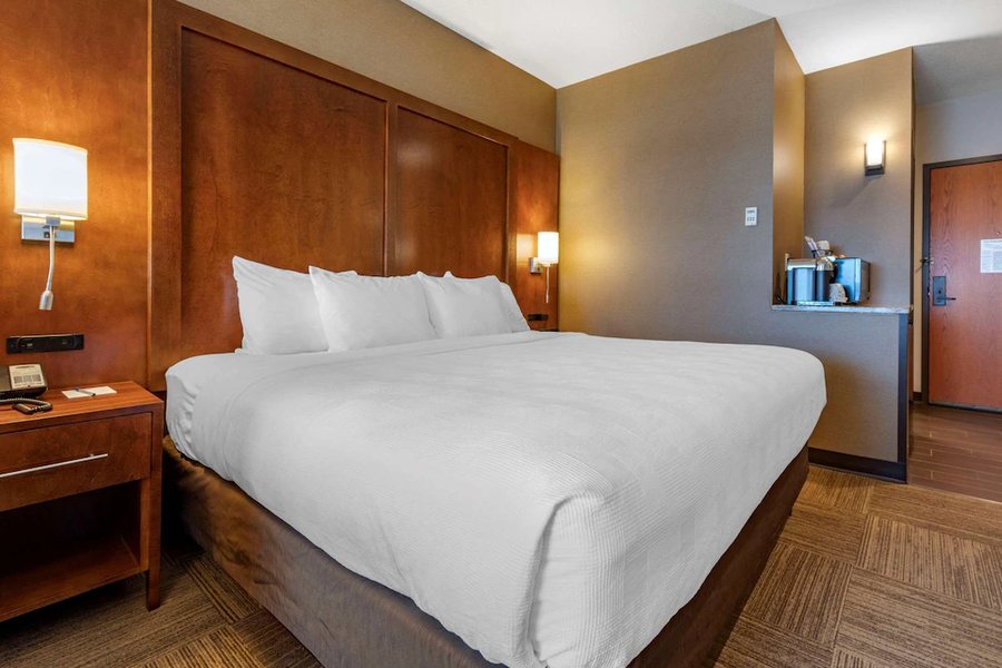 Lift Bridge Lodge Ascend Hotel Collection — Guest room