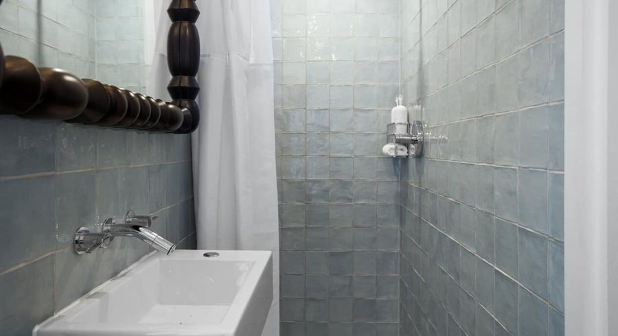 Lighthouse Hotel Key West Historic Inns — Bathroom