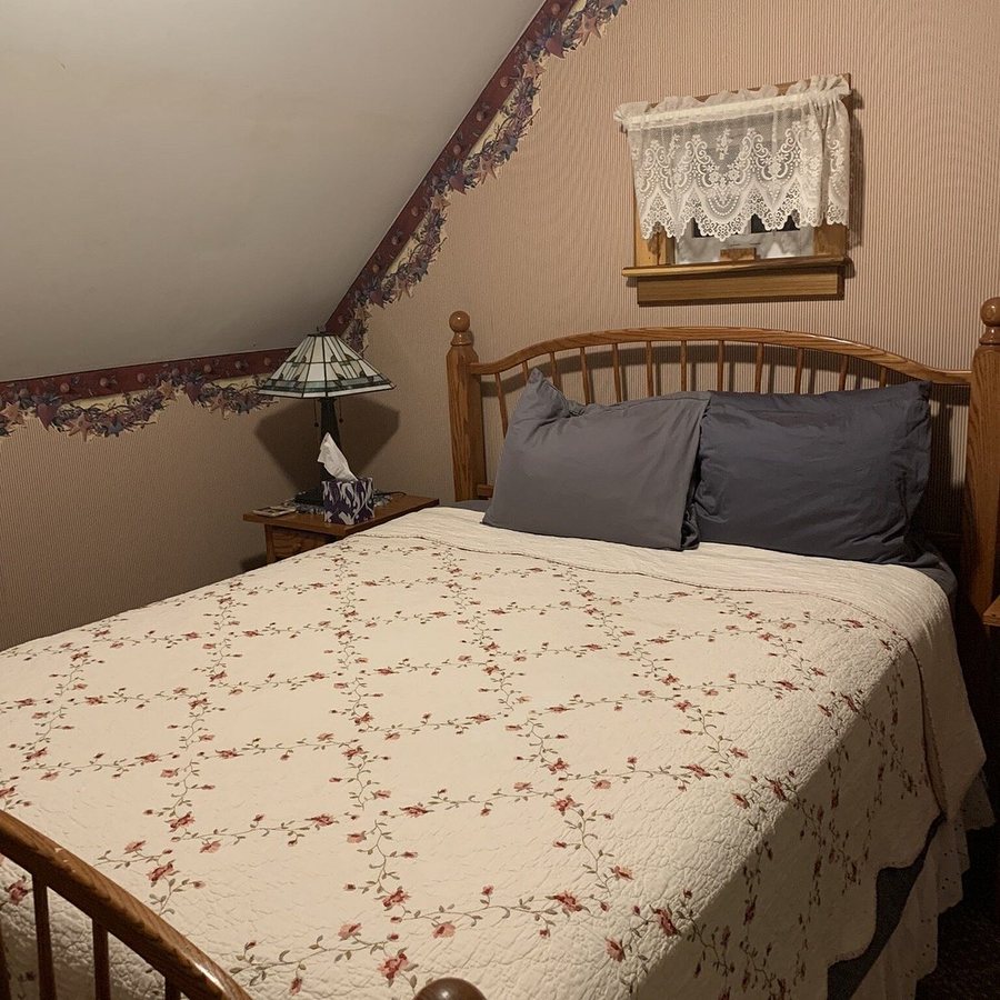 Lily Garden Bed Breakfast — Guest room