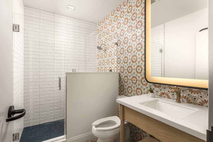 Lily Hall A Boutique Hotel — Bathroom