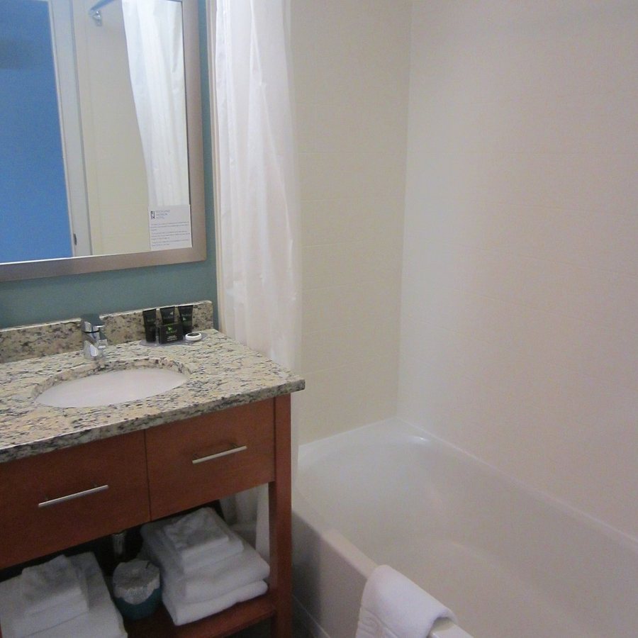 Limerock Inn Rockland Maine — Bathroom