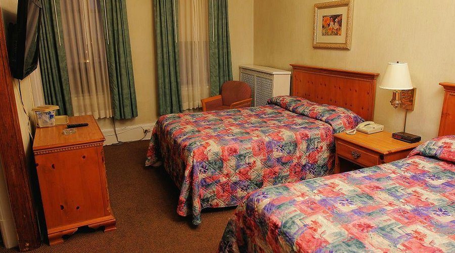 Lincoln Park Guest House Chicago Illinois — Guest room
