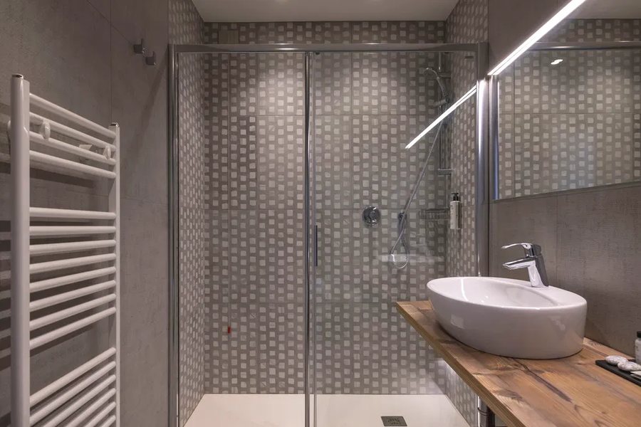 Linta Hotel Wellness Spa — Bathroom