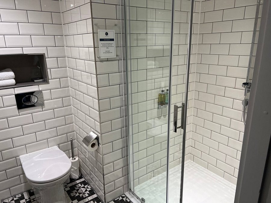 Linton Collection Blackfriars Lofts — Bathroom