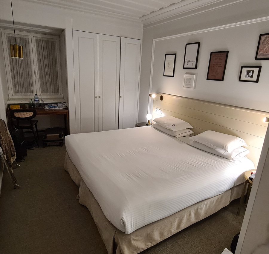 Lisboa Pessoa Hotel — Guest room