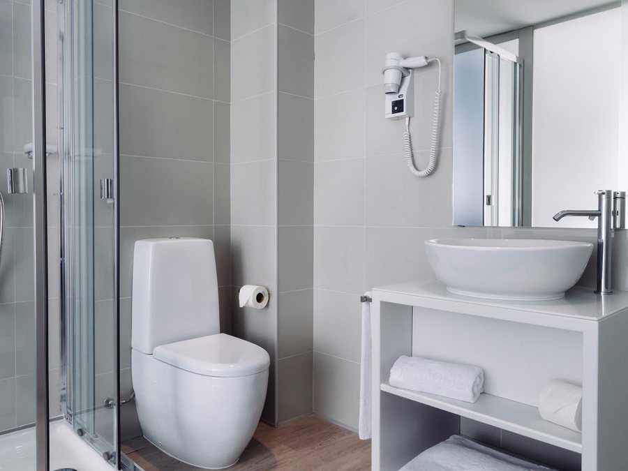 Lisbon Sao Bento Hotel — Bathroom
