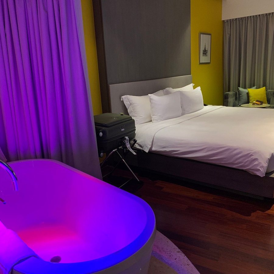 LiT Bangkok Hotel — Guest room