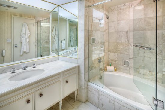 Little America Hotel Salt Lake City Utah — Bathroom