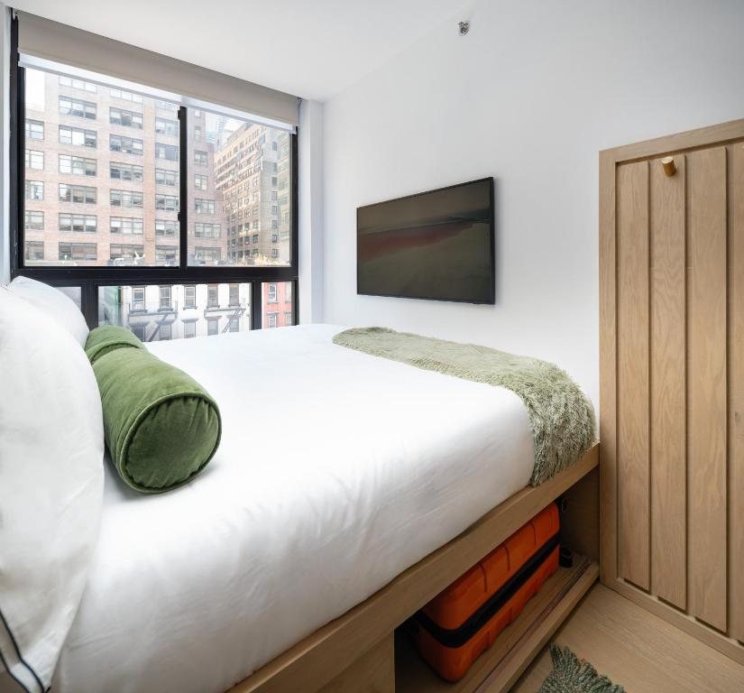 Little Charlie Hotel New York City New York — Guest room