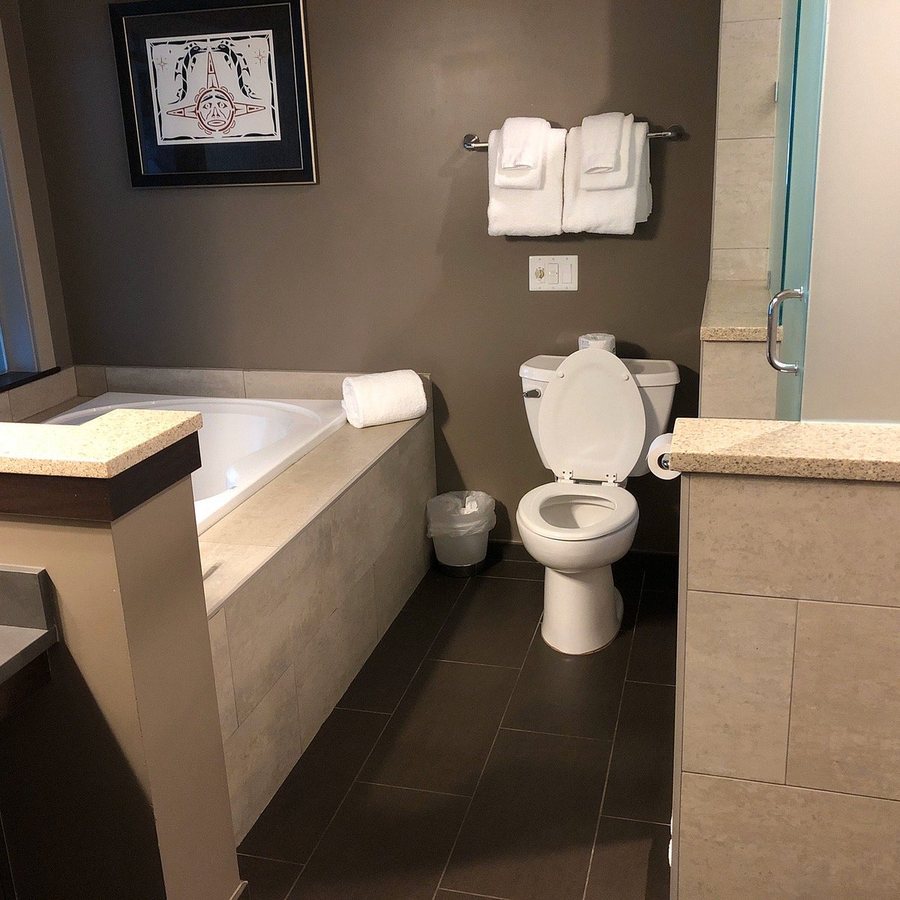 Little Creel Resort — Bathroom