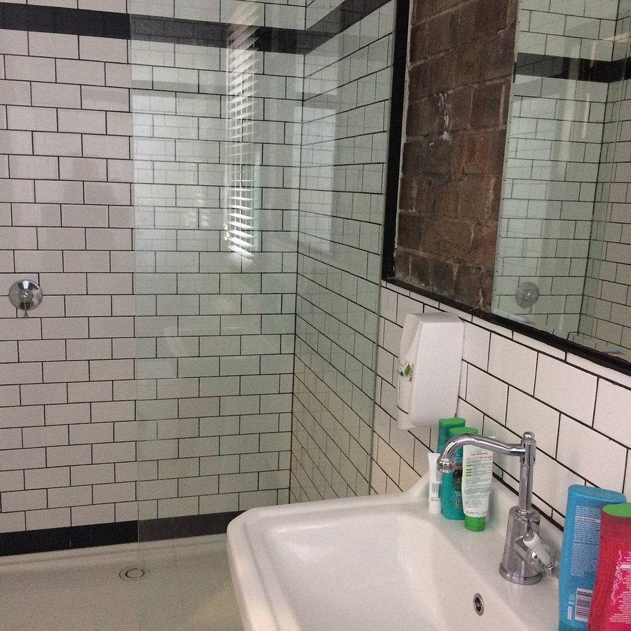 Little Drifter Surry Hills — Bathroom