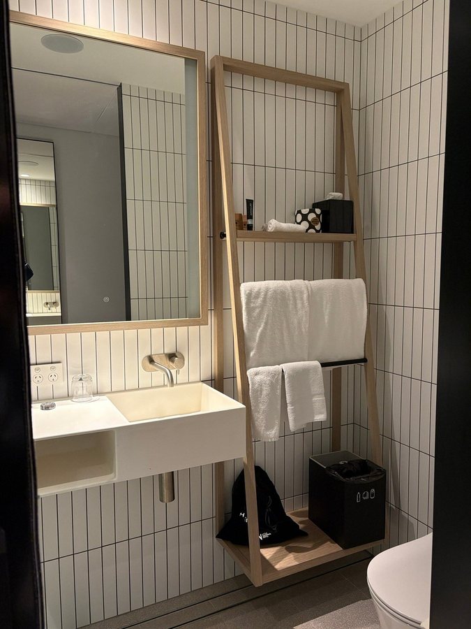 Little National Hotel Sydney Sydney New South Wales — Bathroom