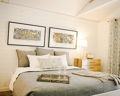 Little Point Clear Suites Space — Guest room