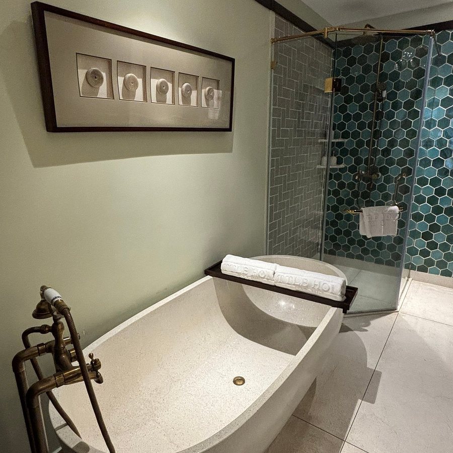 Little Riverside Hoi An A Luxury Hotel Spa — Bathroom