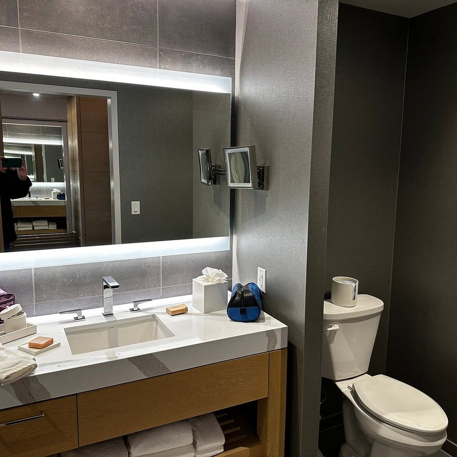Live Casino Hotel Philadelphia Philadelphia Pennsylvania — Bathroom