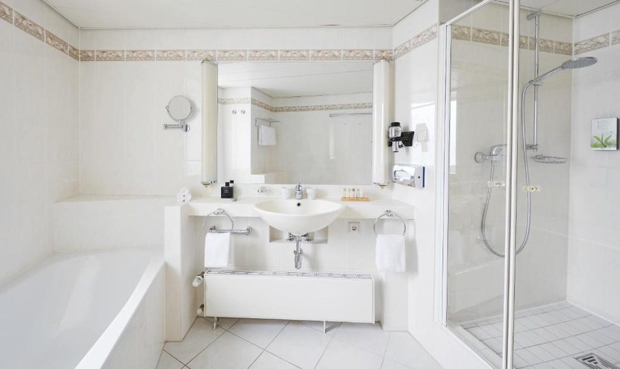 Living Hotel Grosser Kurfurst — Bathroom