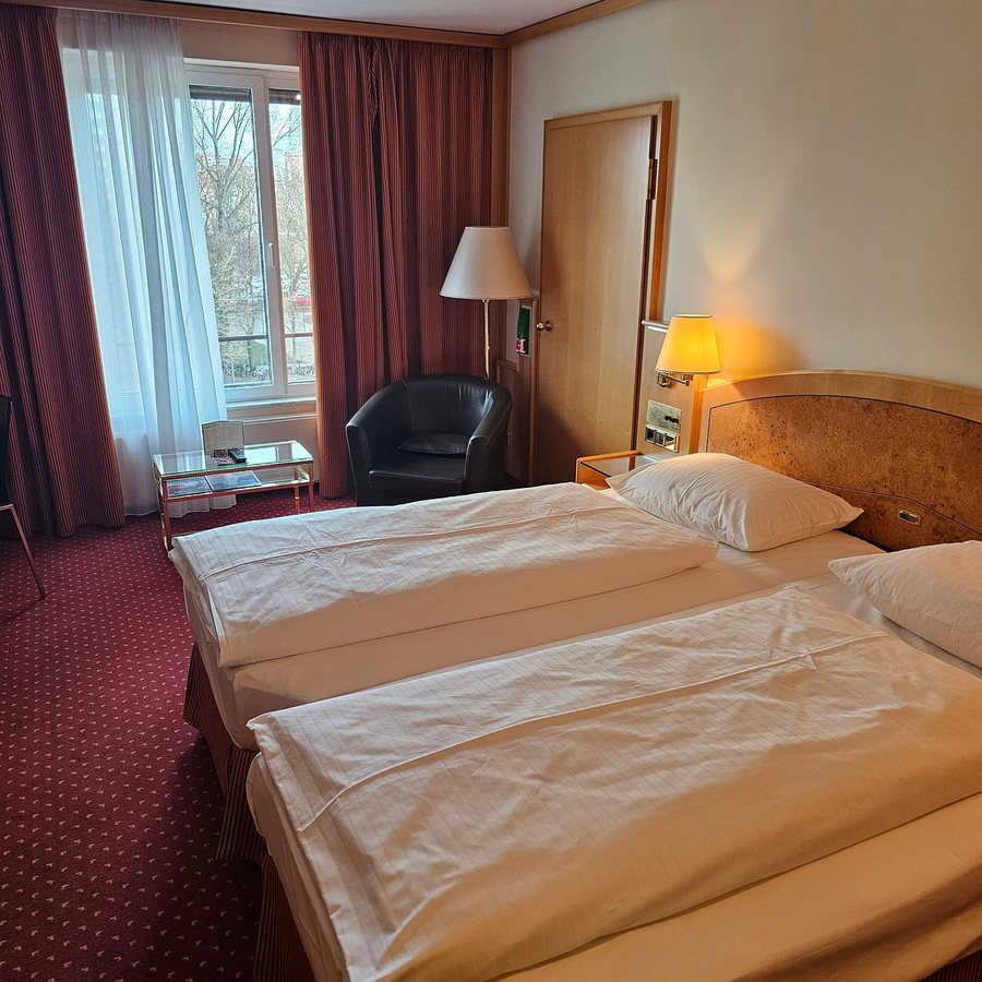 Living Hotel Grosser Kurfurst — Guest room