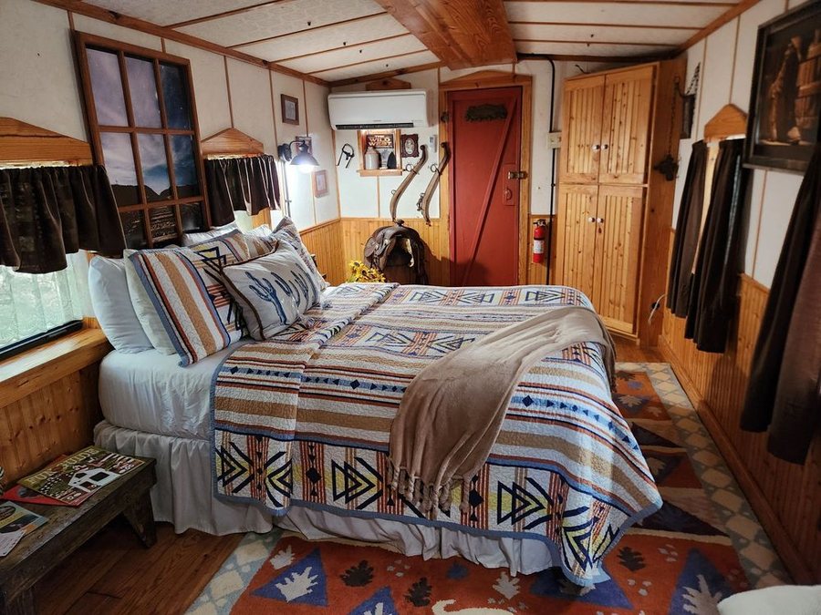 Livingston Junction Cabooses — Guest room