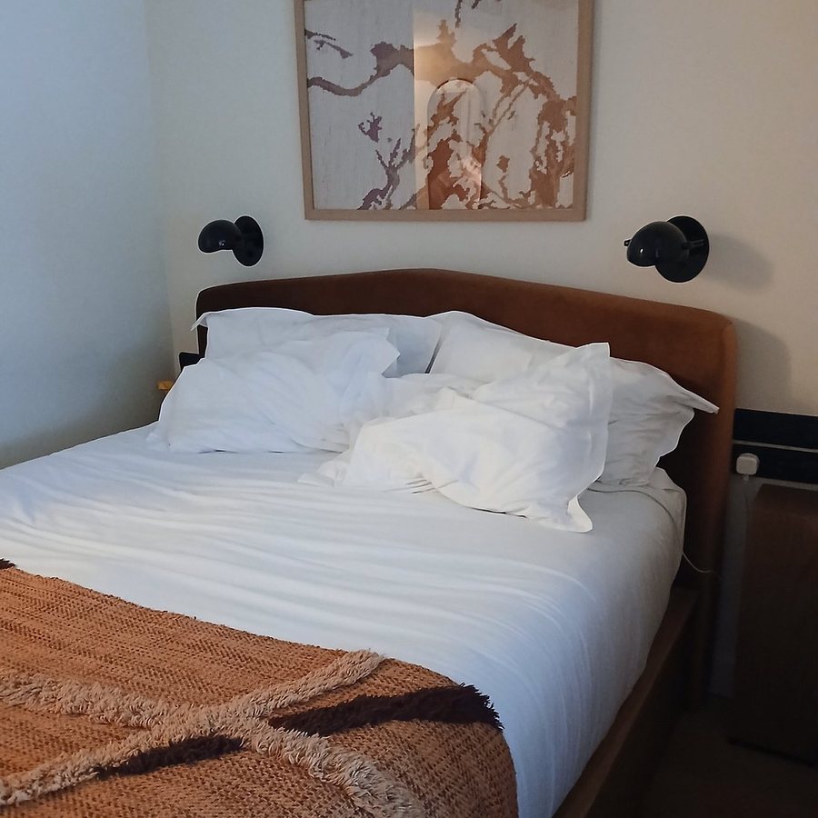 Locke De Santa Joana — Guest room