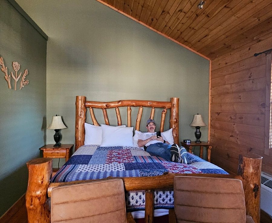 Lodge At Tellico — Guest room
