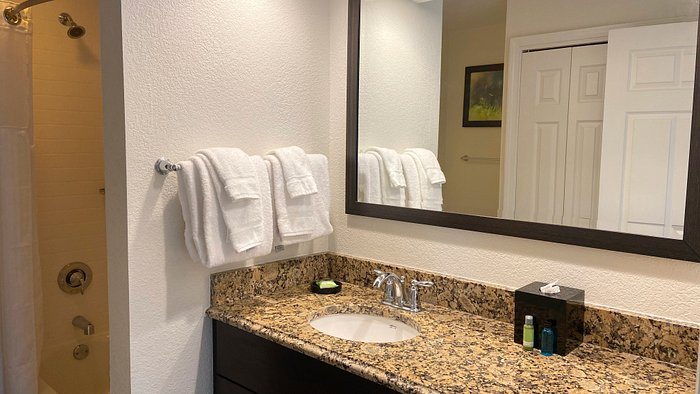 Lodge at the Falls — Bathroom