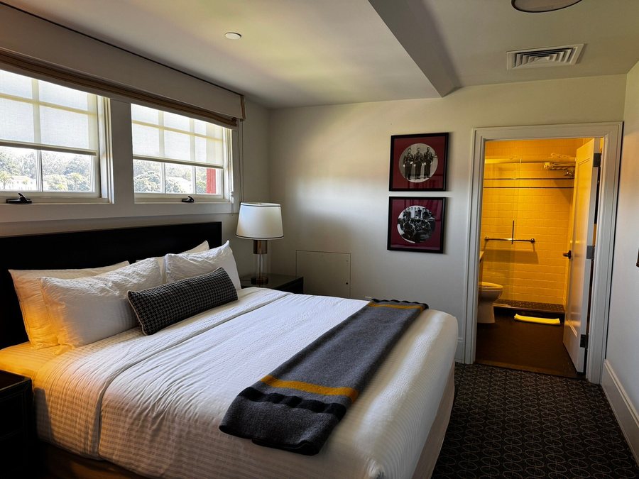 Lodge at the Presidio — Guest room