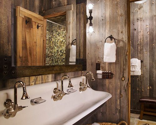 Lodge Spa at Brush Creek Ranch — Bathroom