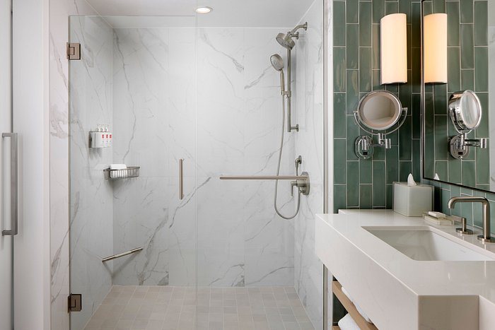 Loews Miami Beach Hotel Miami Beach Florida — Bathroom