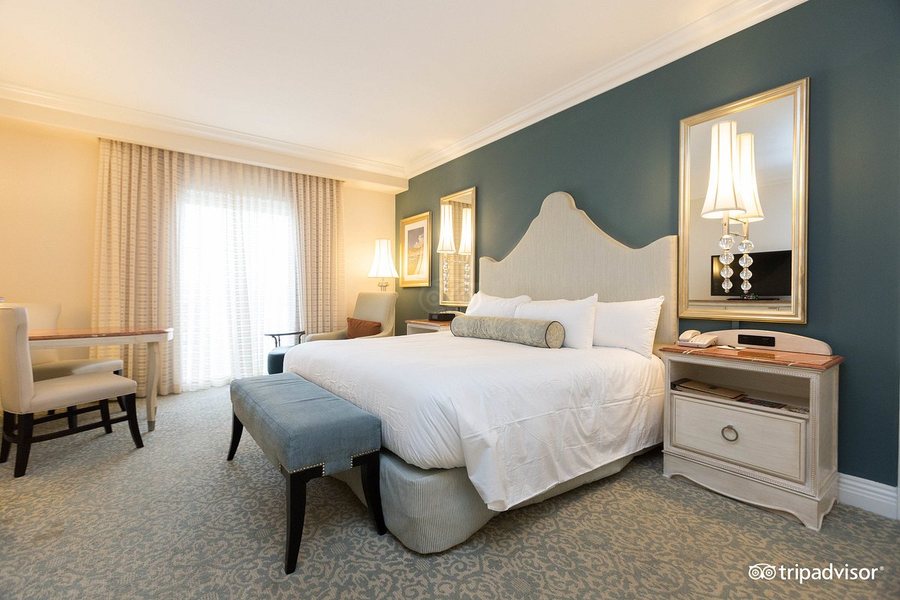 Loews Portofino Bay Hotel — Guest room