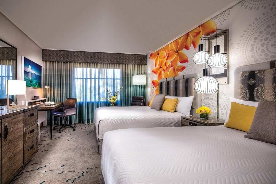 Loews Royal Pacific Resort Orlando Florida — Guest room